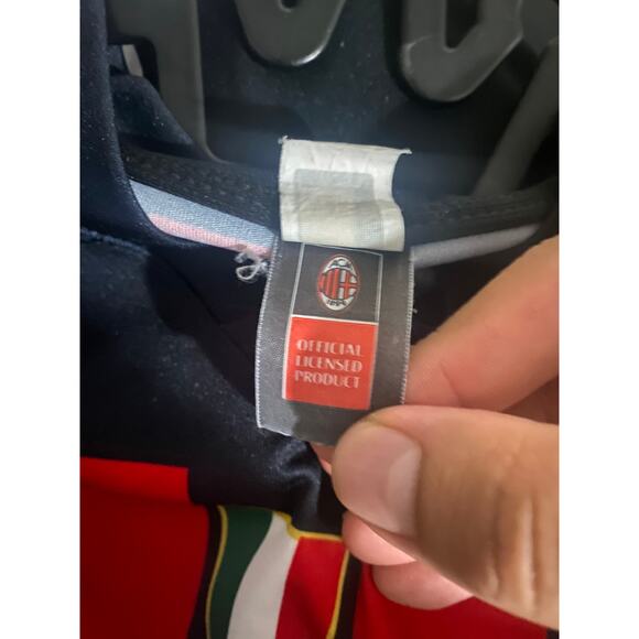 AC Milan 22 / 23 Raphael Leao Official Fan Jersey - Picture 5 of 6